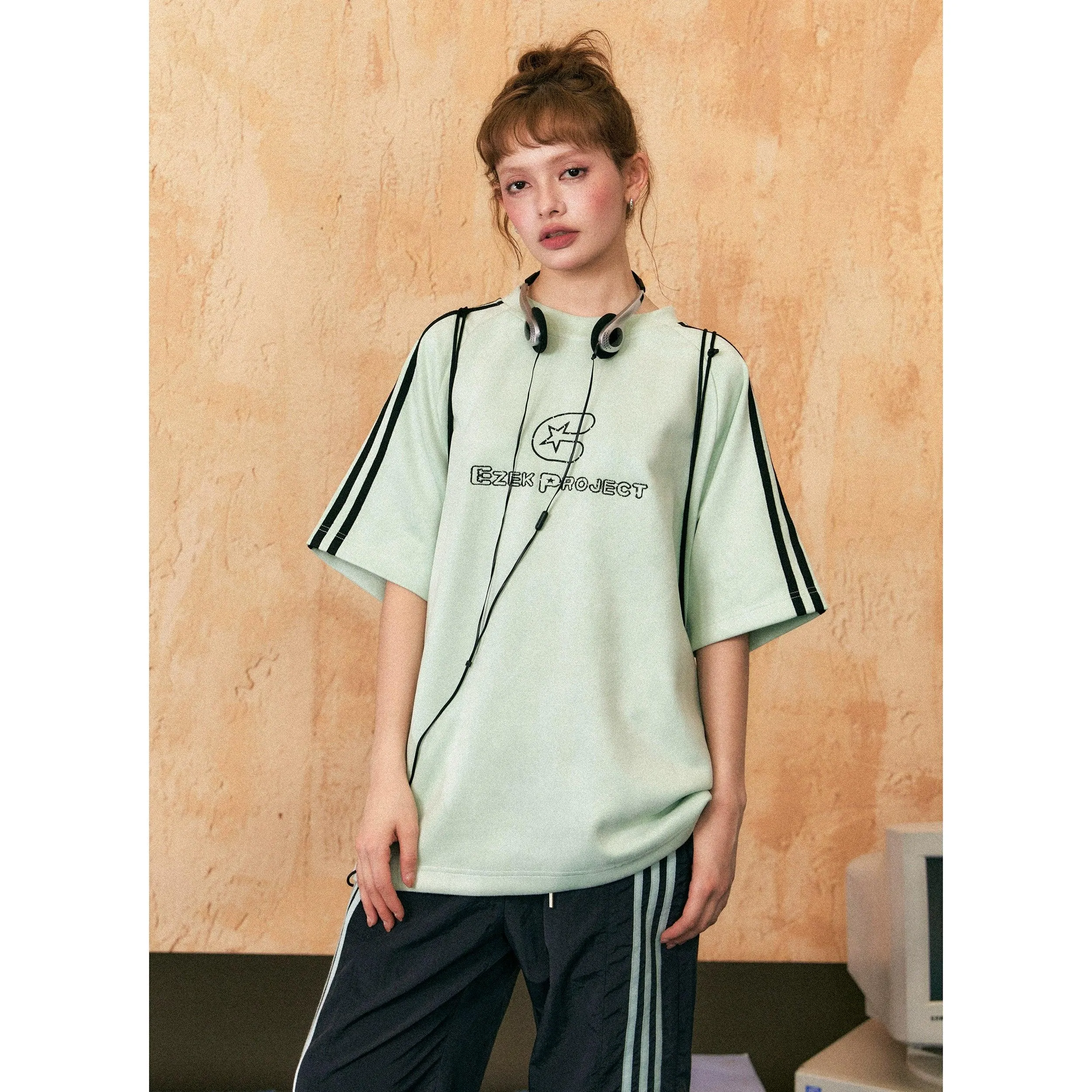 Ezek Free Project Sporty Two-Piece Set - Unisex Graphic T-Shirt And Wide-Leg Track Pants