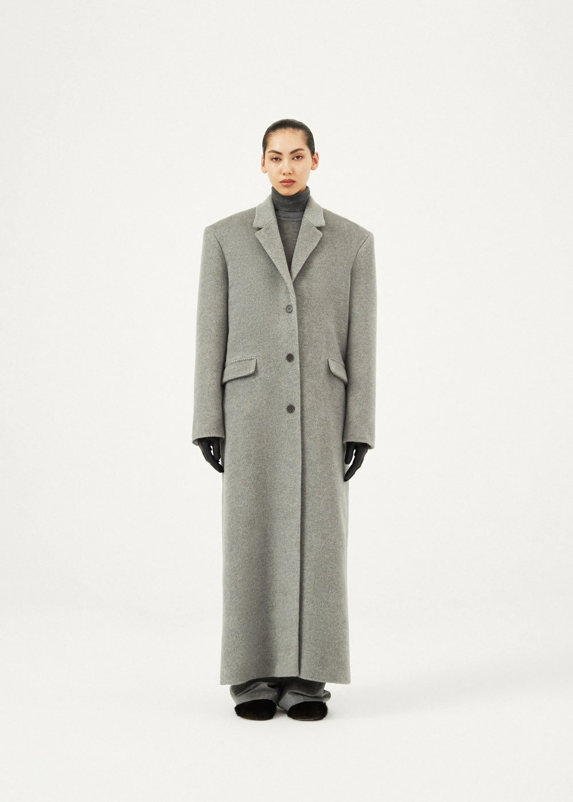 Single-breasted long wool coat in grey