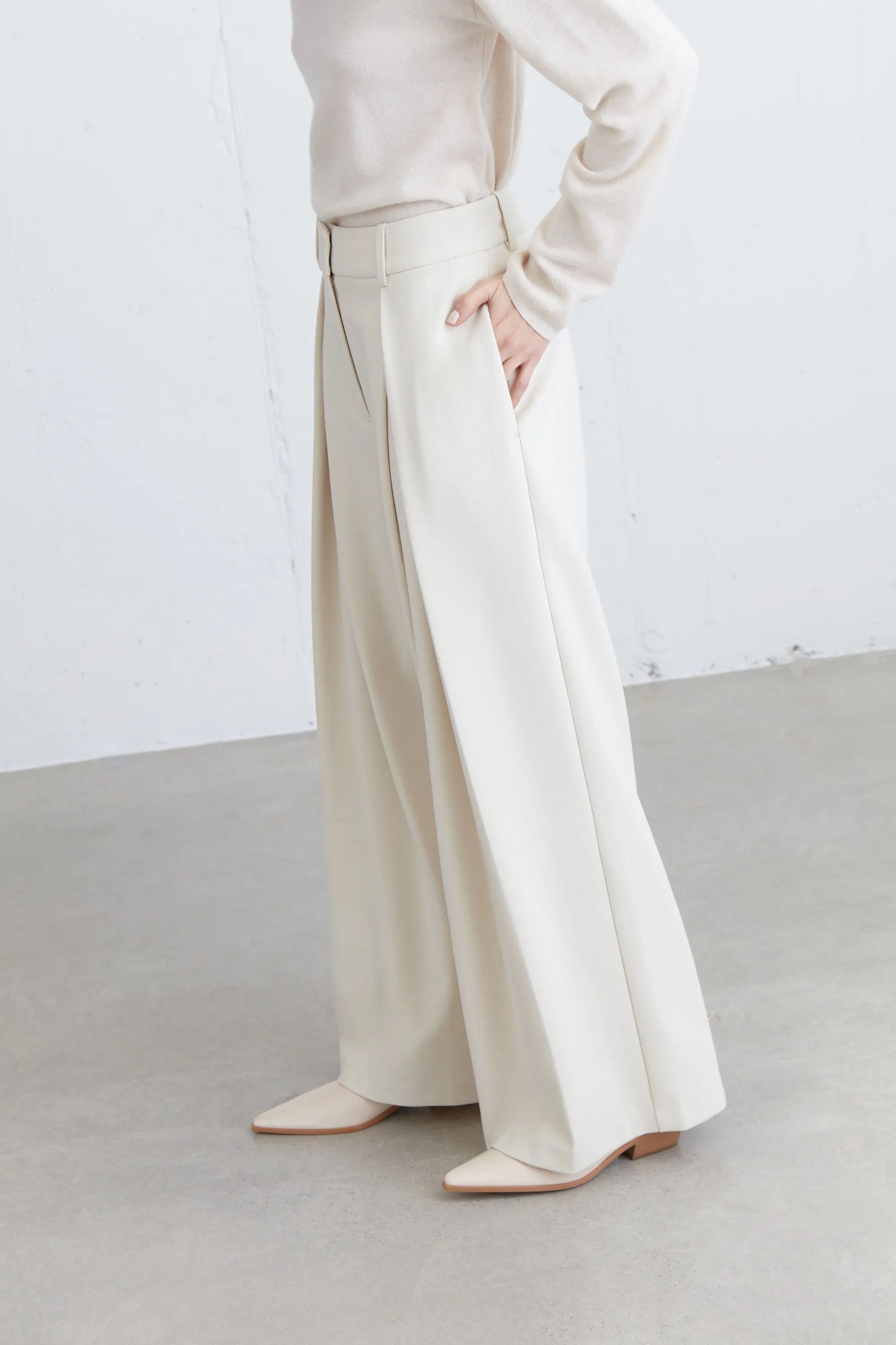 WIDE LEG PANT WITH FRONT PLEAT